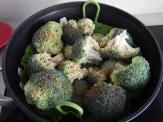 steamed broccoli